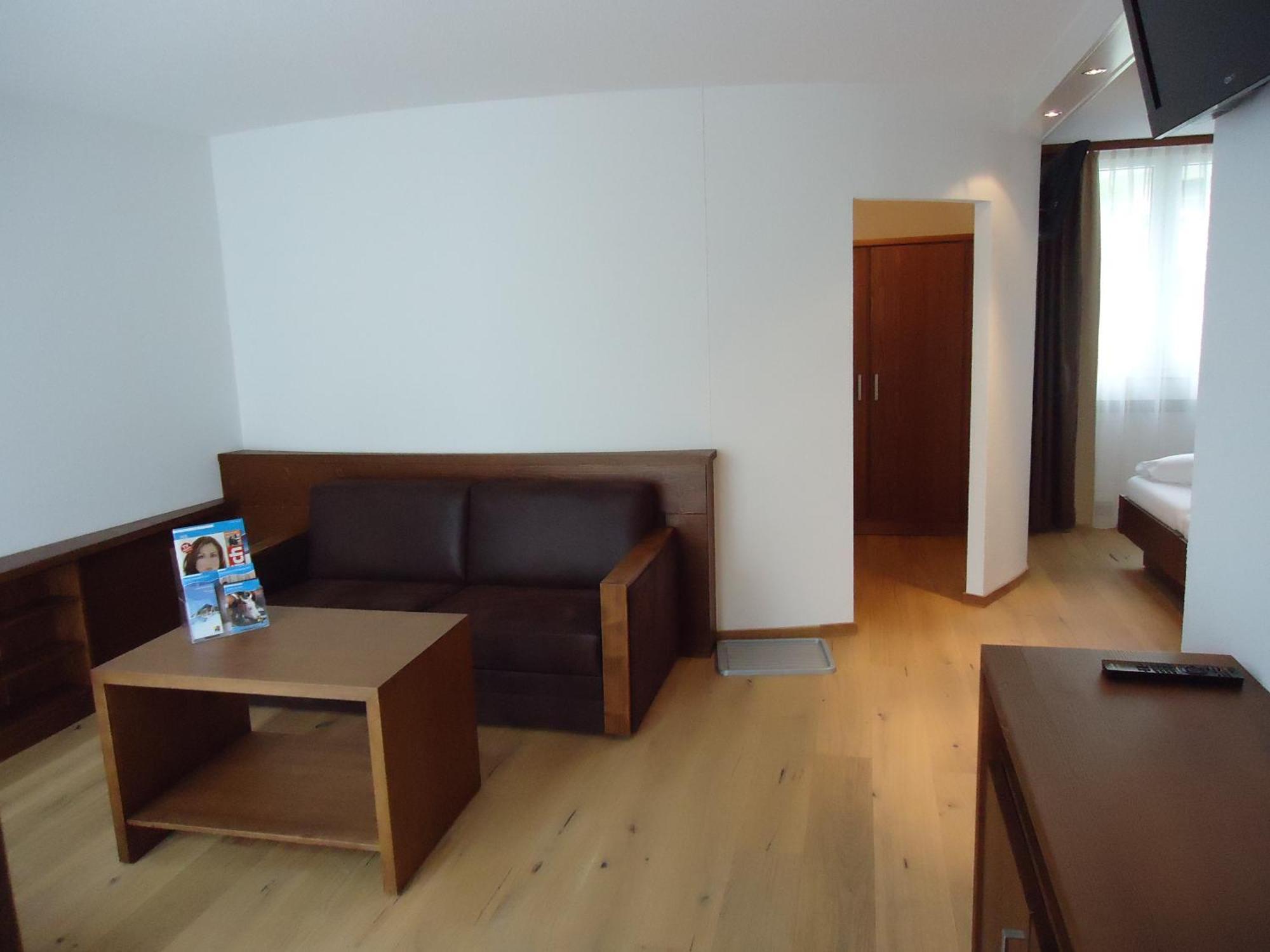 Hotel Quellenhof Leukerbad Bagian luar foto