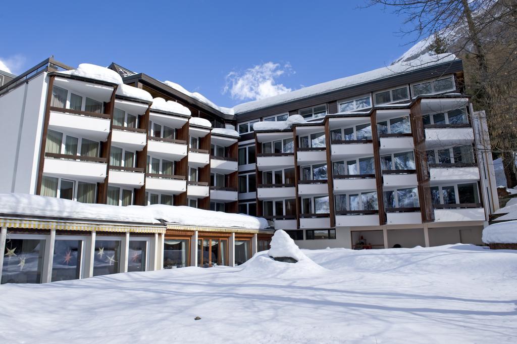Hotel Quellenhof Leukerbad Bagian luar foto